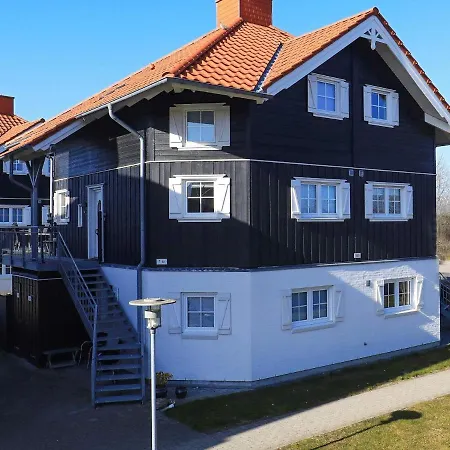 8 Person In Bogense-by Traum *
