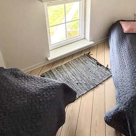 8 Person In Bogense-by Traum *